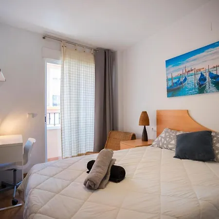 Central Market Guestrooms Проживання в сім'ї