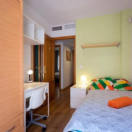Проживання в сім'ї Central Market Guestrooms