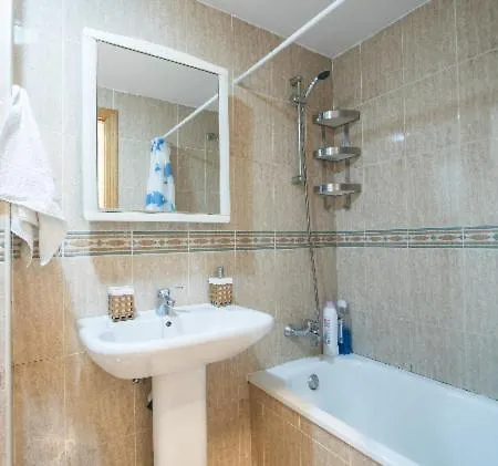 Проживання в сім'ї Central Market Guestrooms *